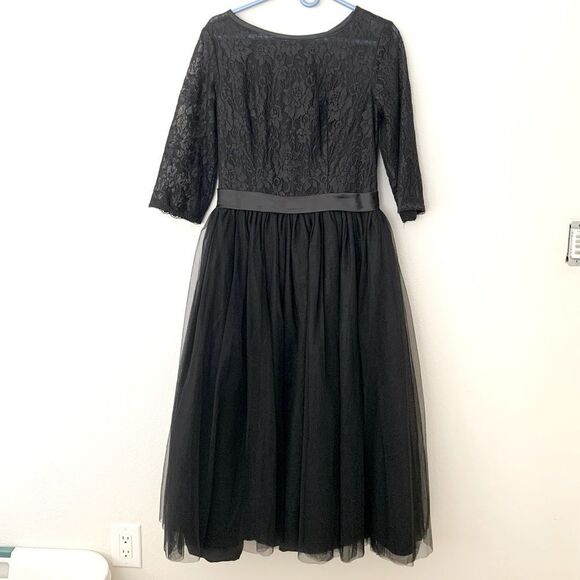 Never Worn Bridess Lace and Tulle Evening Dress - Picture 1 of 4